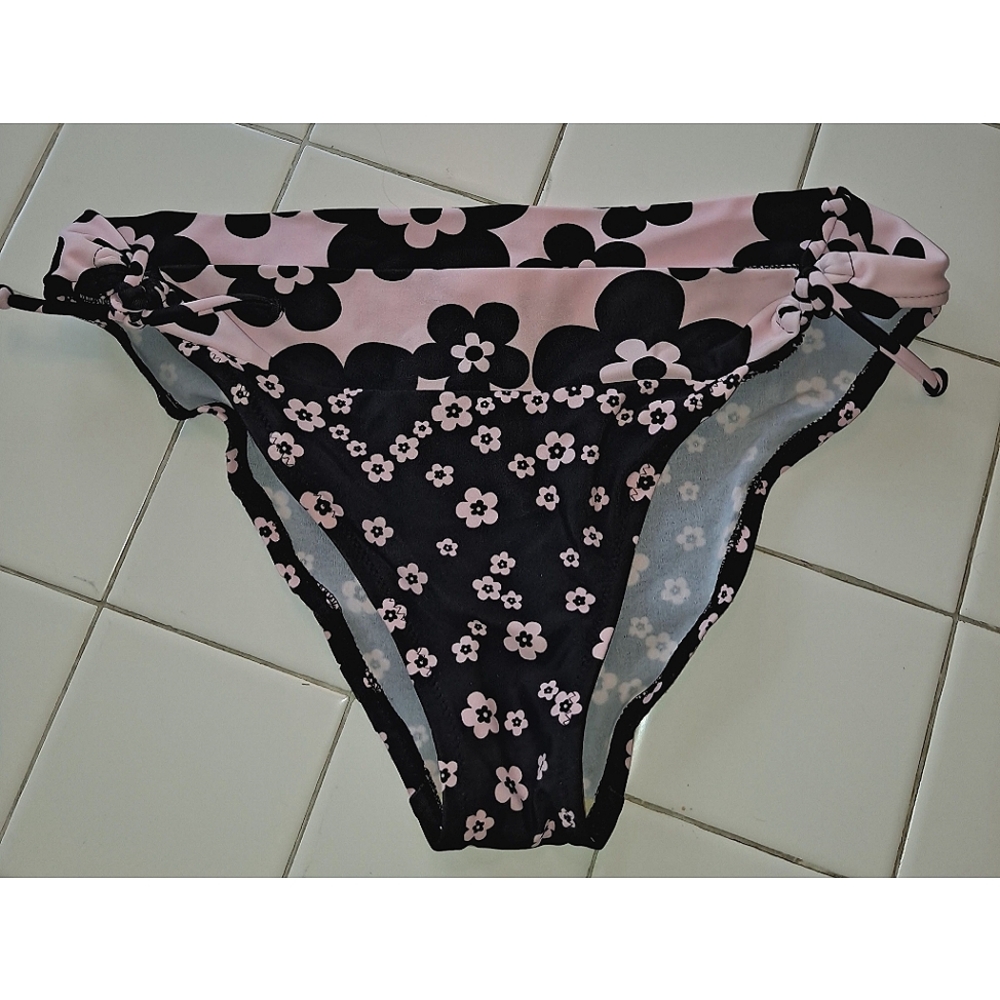 Vintage bikini bottom flower floral full coverage swim suit summer pool vacation